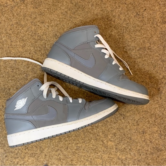 Nike Air Air Jordan 1 Retro Mid Jordans Shade Cool Grey Size 6.5 Y - Picture 8 of 15